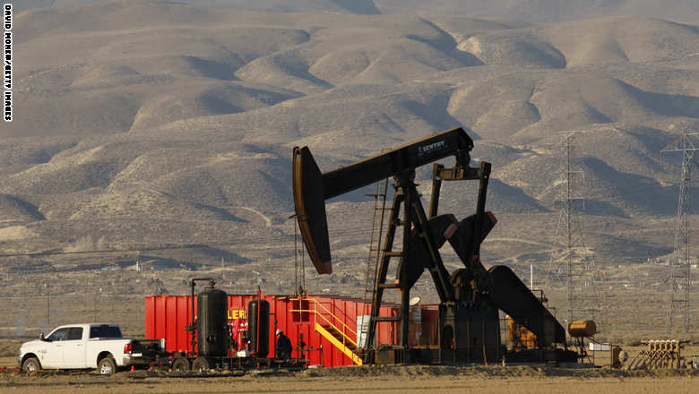 النفط يهوي لأقل من 42 دولاراً للبرميل بأدنى مستوى منذ 6 سنوات Oil.price_