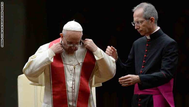 إعفاء أسقف بولندي من منصبه الديني بالفاتيكان بعد اعترافه بمثليته الجنسية Pope.vatican