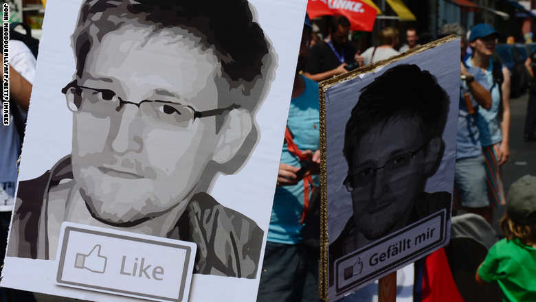 الأمريكية القراصنة snowden_1.jpg?itok=b