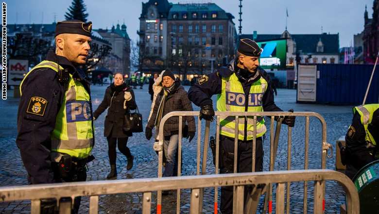 اتهامات للشرطة السويدية بالتستر على اعتداءات جنسية كثيرة ارتكبها مهاجرون Sweidhpolice