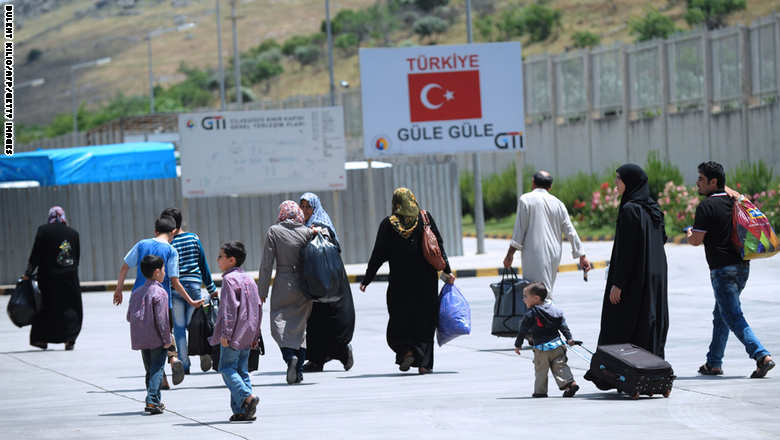 الداخلية التركية: 27 قتيلا ونحو 100 جريح بانفجار في منطقة سوروج القريبة من الحدود السورية Turkey.syria__3