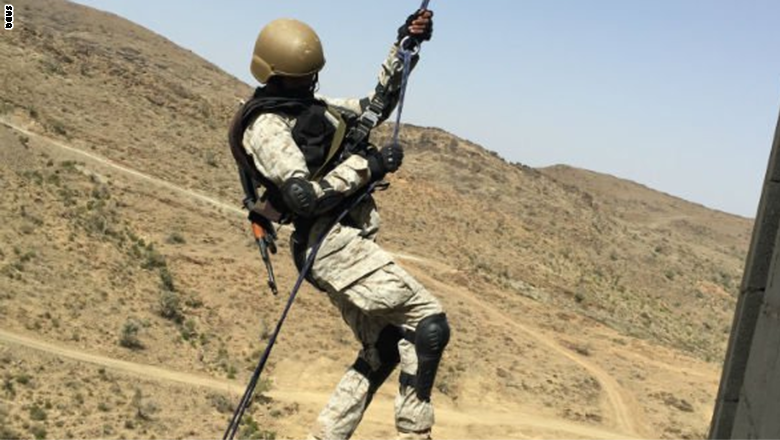 بدأ تدريبات عسكريه سعوديه-باكستانيه قرب الحدود مع اليمن  Zdfb