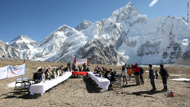 Everest hosts Nepal cabinet meeting - CNN.com