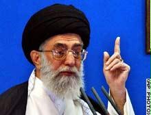 خامنئي يحذر الإيرانيين من التخلي عن حقهم بامتلاك التكنولوجيا النووية