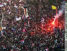 أكثر من 150 ألف صربي يتظاهرون احتجاجاً على استقلال كوسوفو