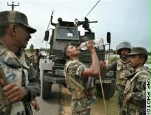 عناصر من القوات الحكومية في سريلانكا