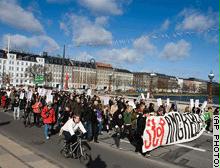 احتجاجات المسلمين في الدنمارك ضد إعادة نشر الرسوم