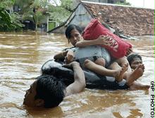 الإعصار تسبب في دمار واسع بميانمار