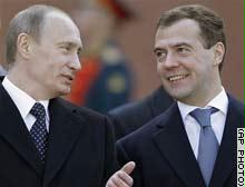 الرئيس الروسي ميدفيديف ورئيس وزرائه بوتين