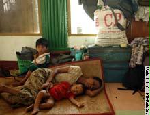 الناجون من إعصار ''نرجس'' يواجهون خطر الموت جوعاً