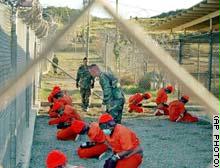 مجموعة من المعتقلين في غوانتانامو