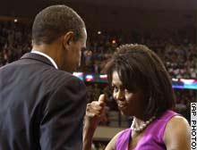 أوباما يتلقى تهنئة الفوز من زوجته