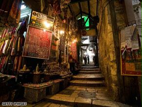العقارات الجديدة تطل على سوق القدس القديم