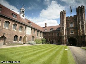 جامعة كامبريدج أسست قبل أكثر من 800 عام