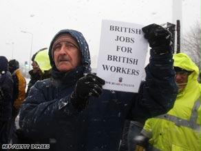 الإضراب جاء على خلفية معلومات عن محاولة الشركة تشغيل عمال غير بريطانيين