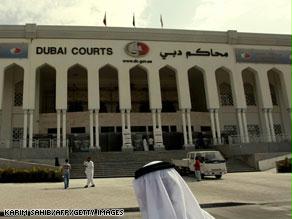 محاكم دبي تعج بآلاف القضايا ضد الأجانب