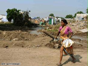 قرى الهند تعاني فقراً شديداً رغم تقدم الهند اقتصادياً