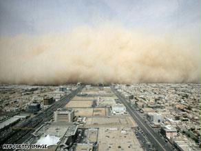 الرياض كما بدت خلال العاصفة الرملية