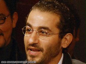أحمد حلمي يتفوق على نفسه في فيلم ''1000 مبروك'' ويثبت أنه متعدد المواهب 