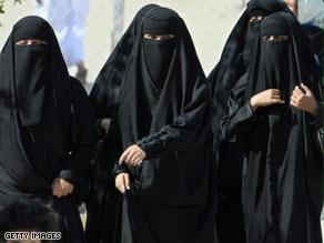 الحجاب السعودي والبرقع الأفغاني هما المقصودان بالقرار