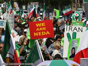 متظاهرون إيرانيون يحتجون على إعادة انتخاب نجاد