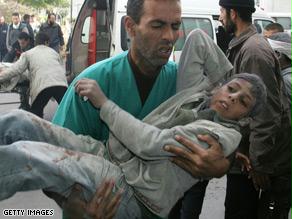 عشرات الأطفال سقطوا نتيجة القصف الإسرائيلي للأحياء السكنية في غزة