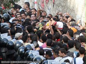 الحشود المصرية الغاضبة.. قد ينفد صبرها قريباً