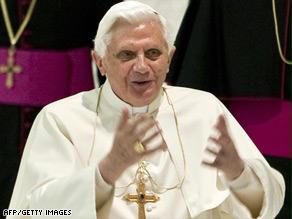 البابا أعلن اعتزامه زيارة ''الأرض المقدسة'' دون أن يحدد موعداً لذلك