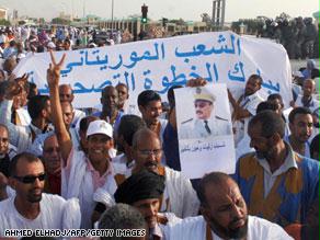 موريتانيون مؤيدون للإطاحة بالرئيس ولد الشيخ