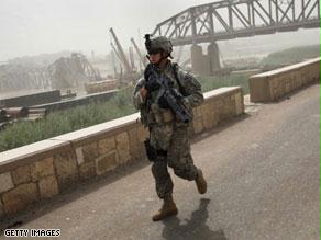 يقول الجيش الأمريكي إن مجالس الصحوة لعبت دوراً محورياً في استتباب الأمن بالعراق