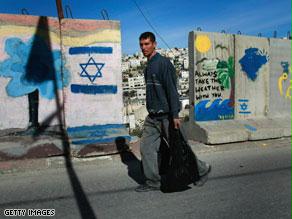 غالبا ما يصطدم الفلسطينيون والمستوطنون في الضفة الغربية