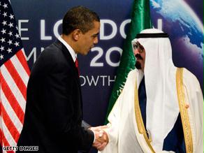 العاهل السعودي يصافح أوباما