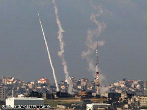تضاربت الأنباء بشأن مقتل الفلسطينيين الأربعة في غزة الاثنين