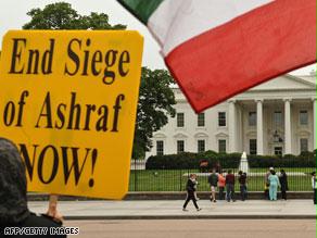 من مظاهرة سابقة أمام البيت الأبيض لفك الحصار المفروض على معسكر أشرف