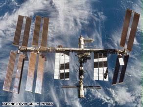 محطة الفضاء الدولية تقل حالياً طاقماً من 5 رواد