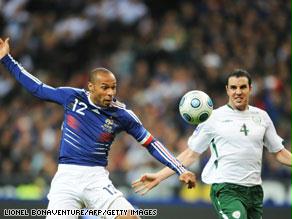 هنري استخدم يده للاستحواذ على الكرة التي جاء منها هدف التأهل لفرنسا