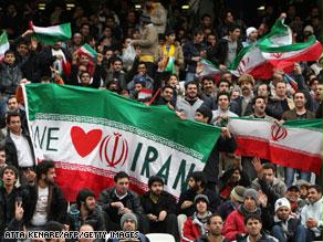 الجماهير الإيرانية تترقب مباراة القمة الودية بأمريكا