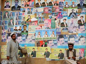 الناخبون الأفغان أعادوا انتخاب كرزاي رئيساً