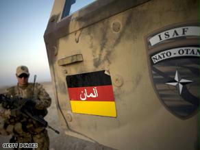 جندي ألماني قرب آلية تتبع لقوات بلاده في أفغانستان