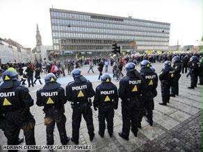 الشرطة الدنماركية تعزز انتشارها حول مقر انعقاد القمة