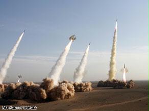 من تجارب صاروخية خلال مناورات إيرانية سابقة