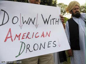 باكستانيون غاضبون يحتجون على غارات الطائرات الأمريكية بدون طيار