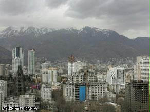 الطلبة خرجوا إلى شوارع طهران رغم الوجود الكثيف لقوات الأمن