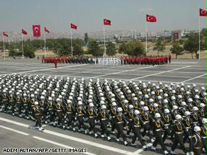 الجيش التركي في وضع حرج جراء التهم