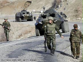الجيش التركي يواصل مطاردته لعناصر PKK