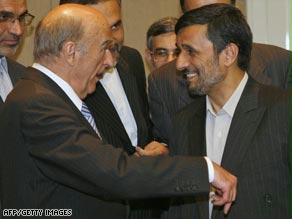 أحمدي نجاد في سويسرا للمشاركة في المؤتمر الذي قاطعته عدة دول غربية