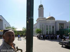 أحد المساجد في المدينة