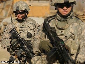 عنصران من القوات الأمريكية في افغانستان