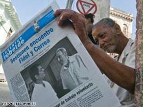 صحيفة تنشر صورة لكاسترو وهو يستقبل رئيس الإكوادور رفائيل كوريا.. ويبدو فيها بصحة جيدة