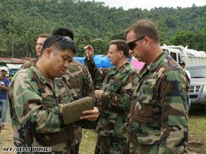 تساعد القوات الأمريكية على تدريب نظيرتها الفلبينية